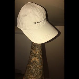 Tommy Hilfiger dad hat